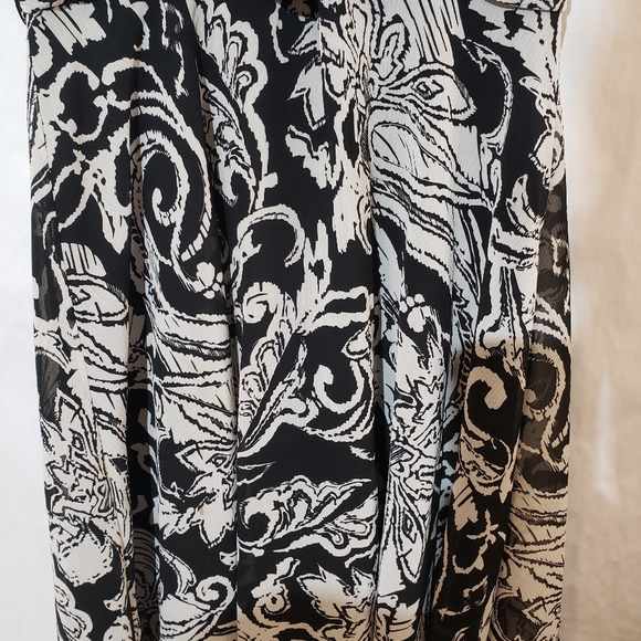 🦊 Studio I dress black and white float midi - Picture 3 of 7